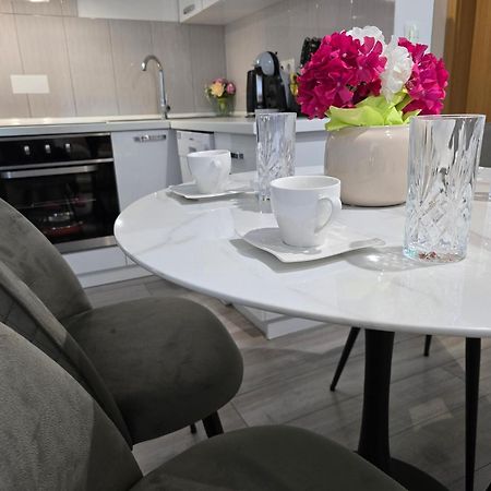 Apartment Blanca With Jacuzzi,Terase And Private Parking Каштела Экстерьер фото