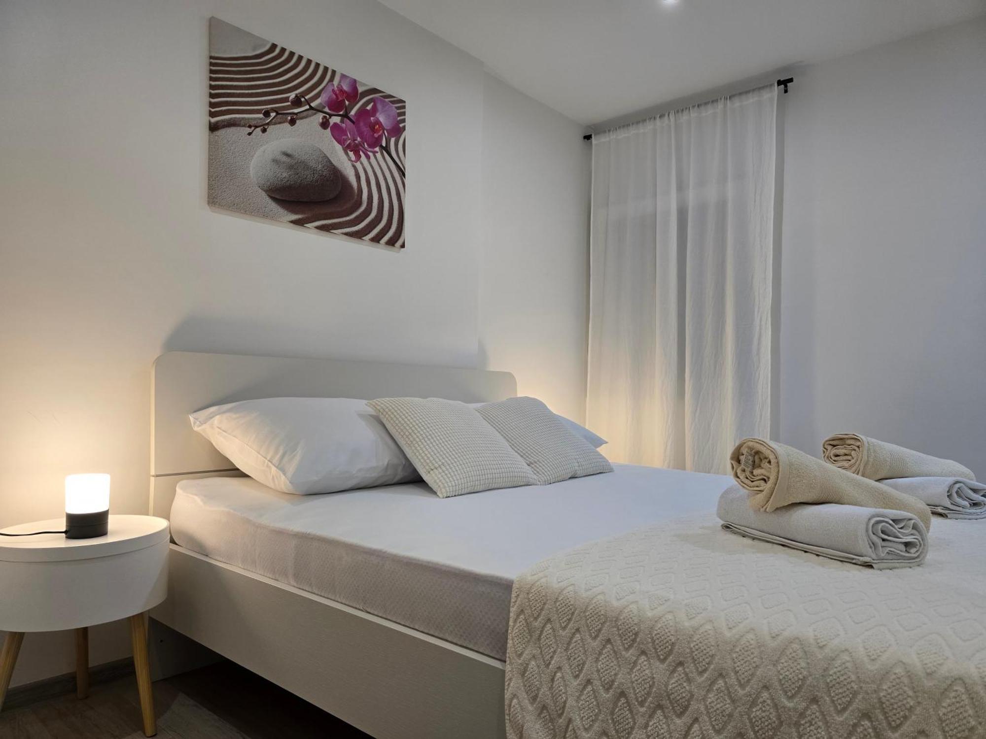 Apartment Blanca With Jacuzzi,Terase And Private Parking Каштела Экстерьер фото