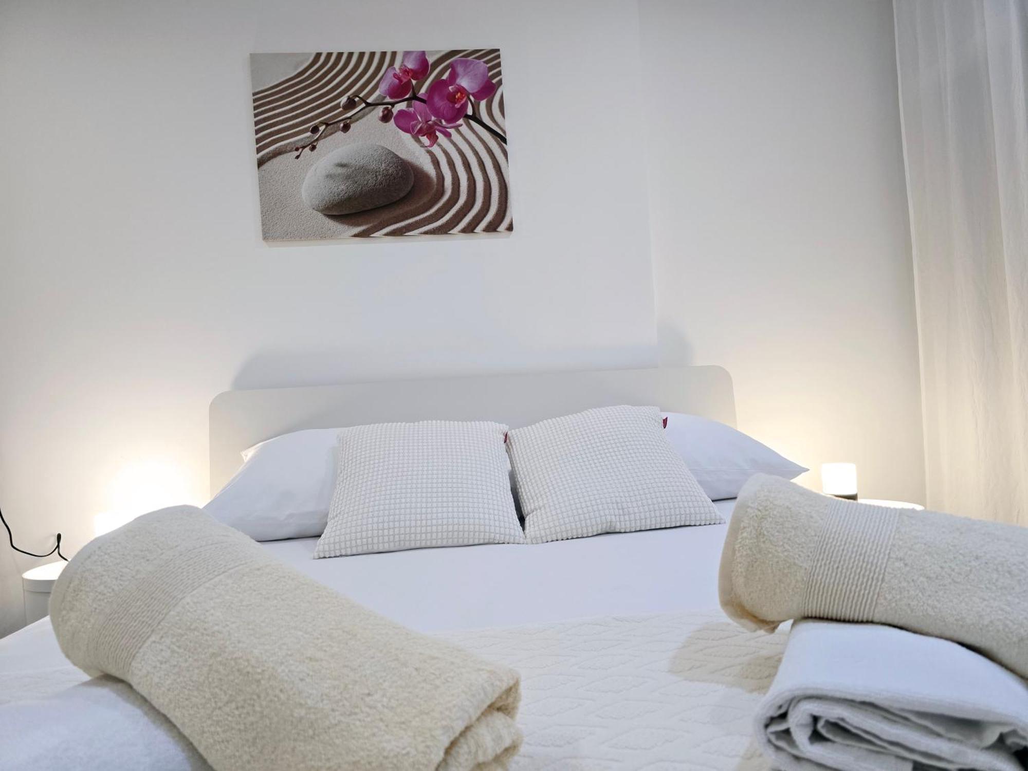 Apartment Blanca With Jacuzzi,Terase And Private Parking Каштела Экстерьер фото