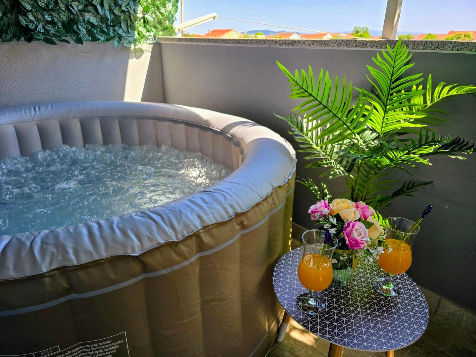 Apartment Blanca With Jacuzzi,Terase And Private Parking Каштела Экстерьер фото