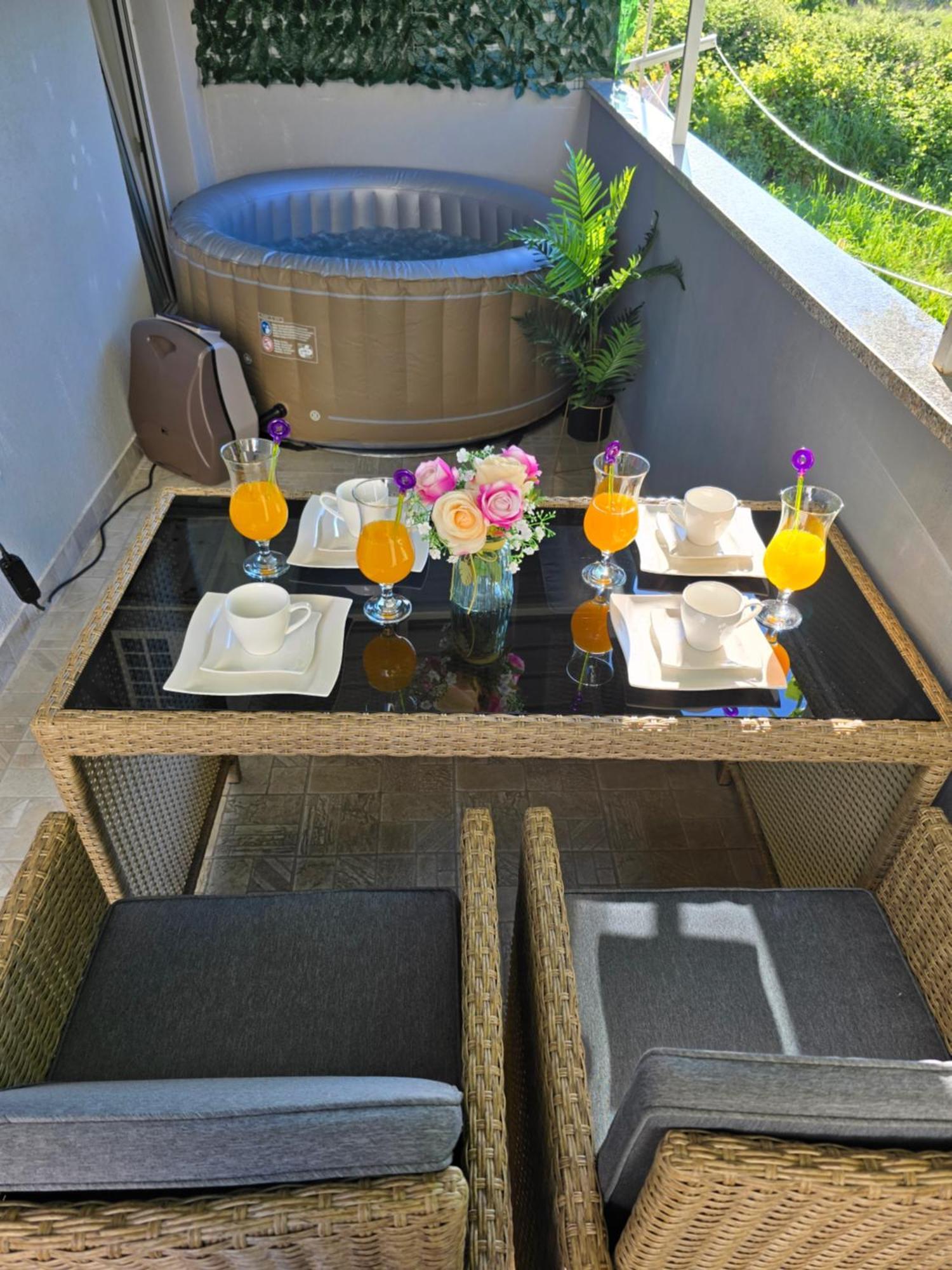 Apartment Blanca With Jacuzzi,Terase And Private Parking Каштела Экстерьер фото
