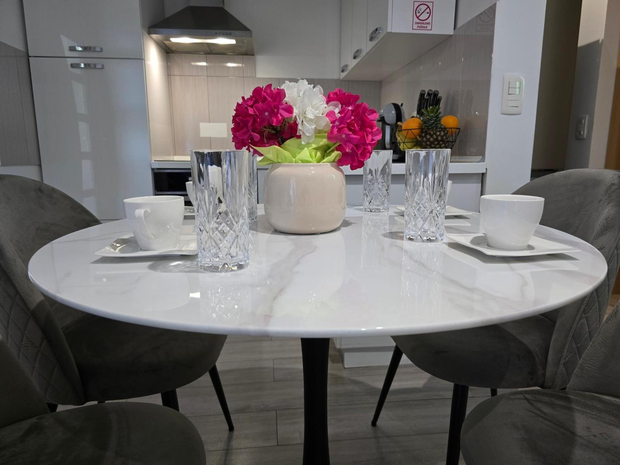 Apartment Blanca With Jacuzzi,Terase And Private Parking Каштела Экстерьер фото