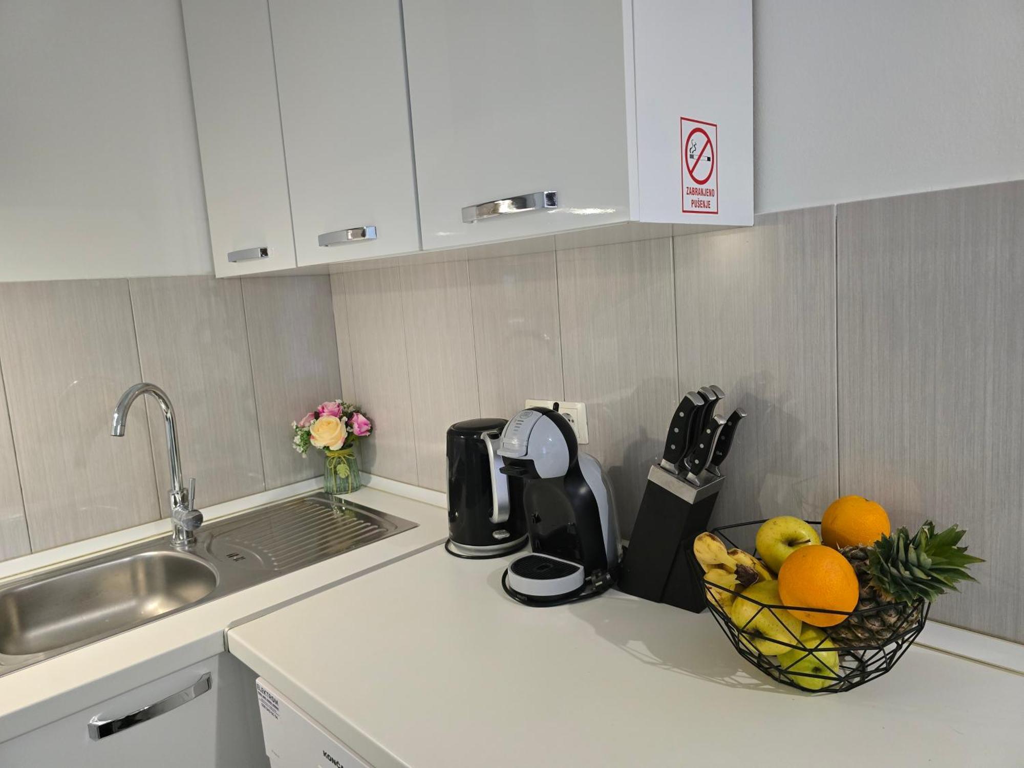 Apartment Blanca With Jacuzzi,Terase And Private Parking Каштела Экстерьер фото