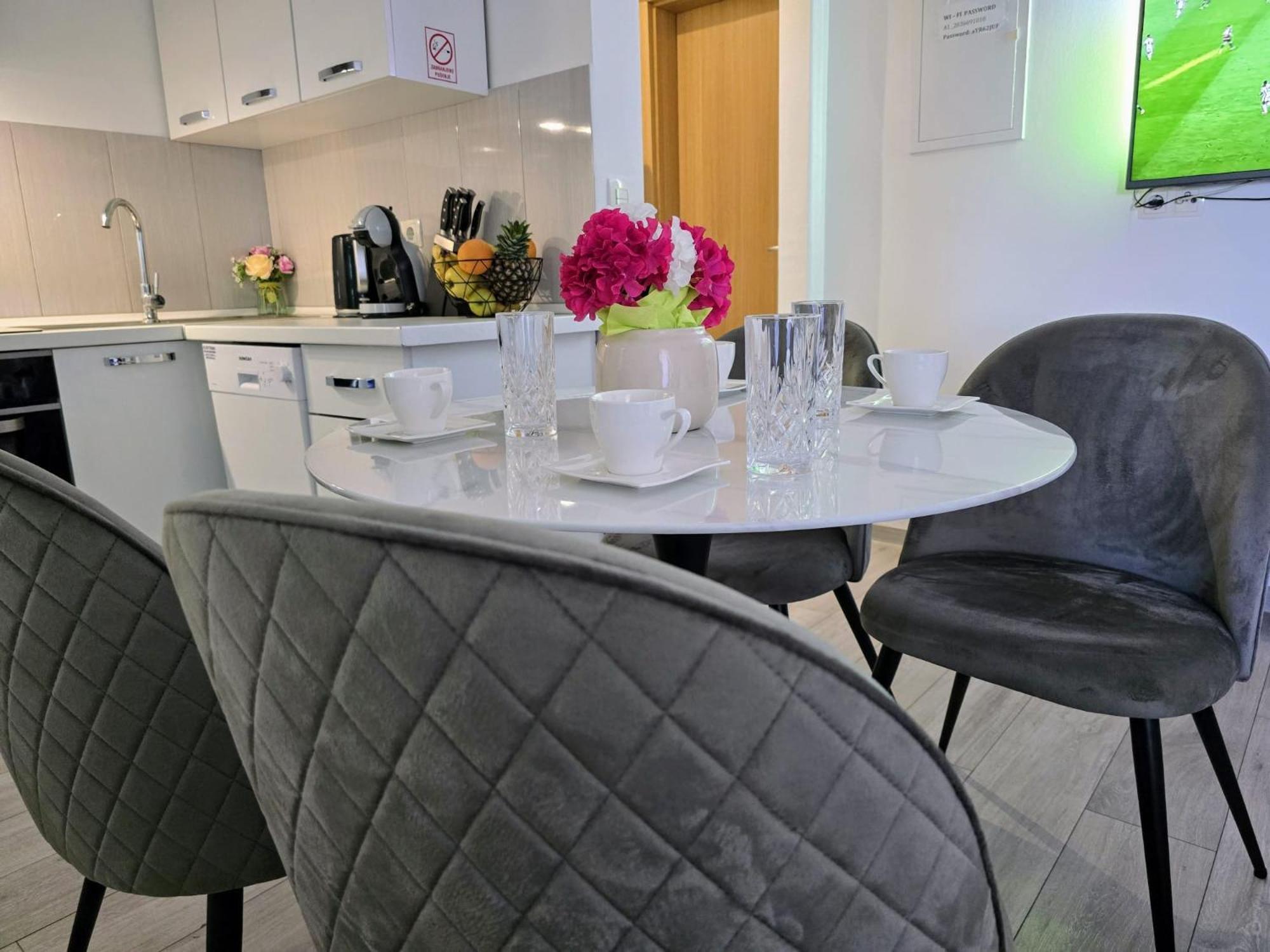 Apartment Blanca With Jacuzzi,Terase And Private Parking Каштела Экстерьер фото